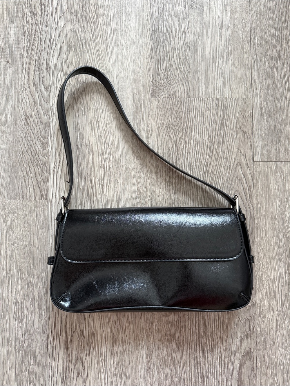 Elegant Black Leather Shoulder Bag